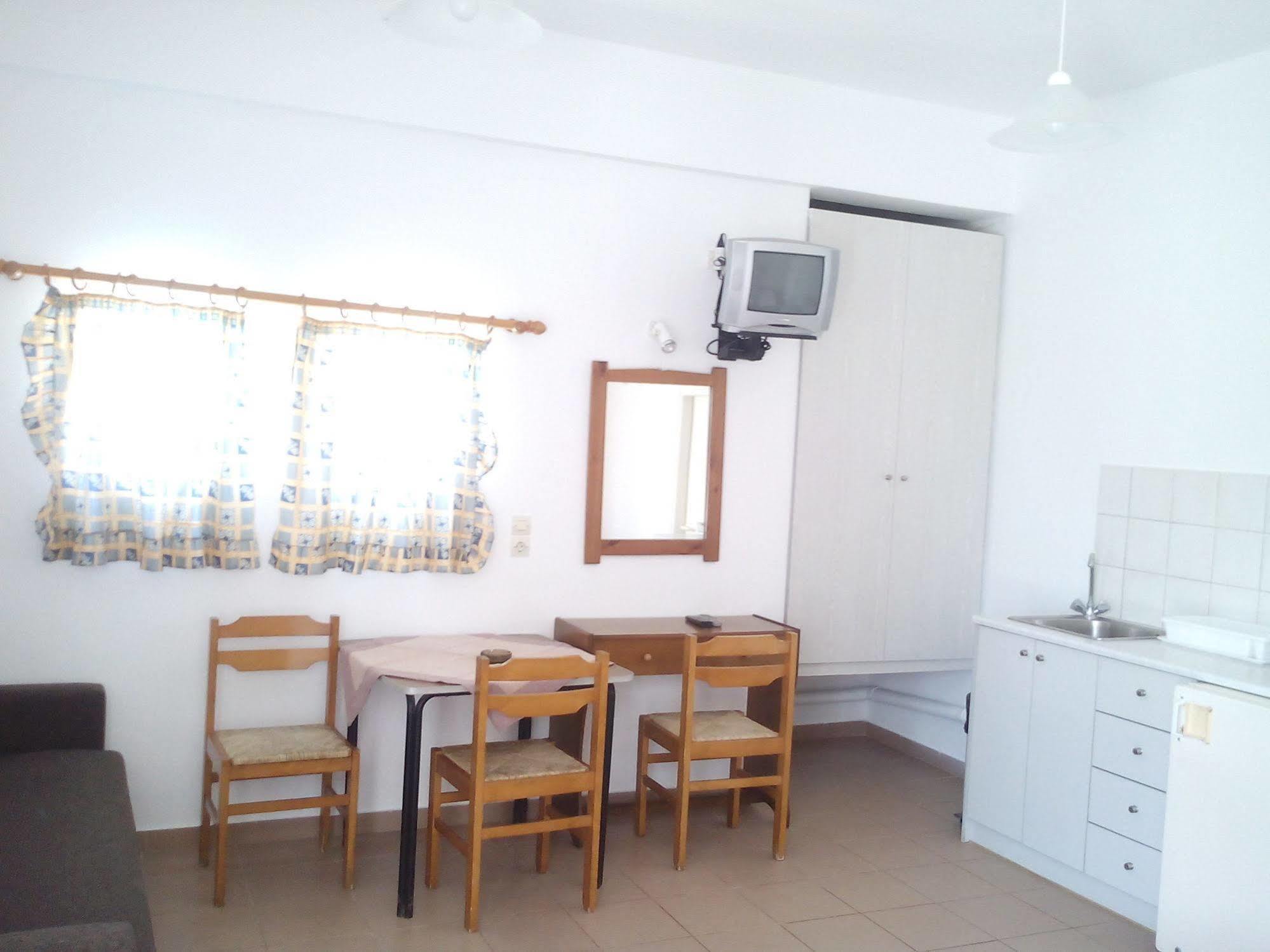 Dimitra Apartments Гуве Экстерьер фото